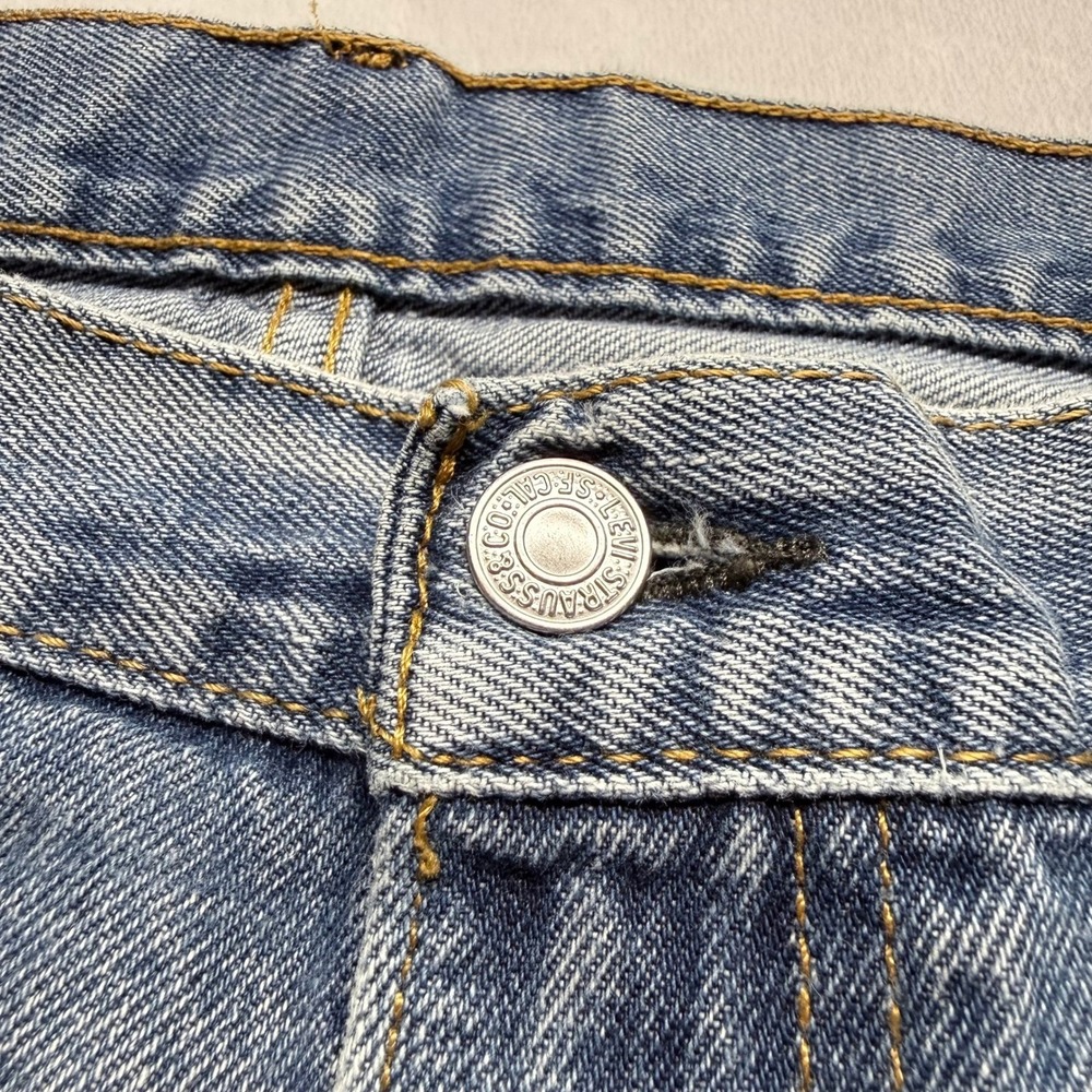 Levi Strauss‎ 550 Relaxed Fit Mens Jeans 38x30 Light Wash Denim - Picture 3 of 9